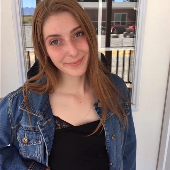 Meet your Posher, Mercedes - Picture 3 of 5